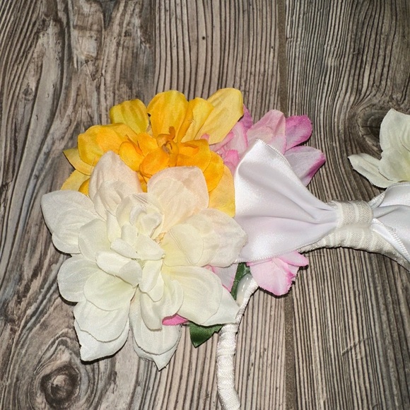 Disney Flower Mickey Mouse Ears Handmade
Soft Comfortable Flirwl Lightweight - Picture 3 of 6